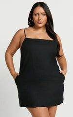 Mavie Mini Linen Dress - Linen Strappy Shift Dress in Black