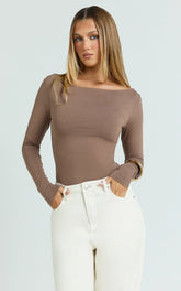Tisdale Top - Boat Neck Long Sleeve Top in Mushroom