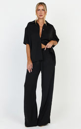 Robyn Shirt - Button Front Short Sleeve Shirt in Black