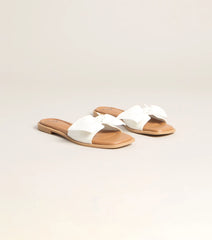 Sun Plans Bow Flat Sandals