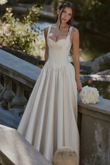Ivory Sweetheart Neckline Bridal Gown
