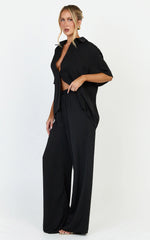 Robyn Shirt - Button Front Short Sleeve Shirt in Black